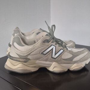 New Balance Beige and Gray Chunky Sneakers